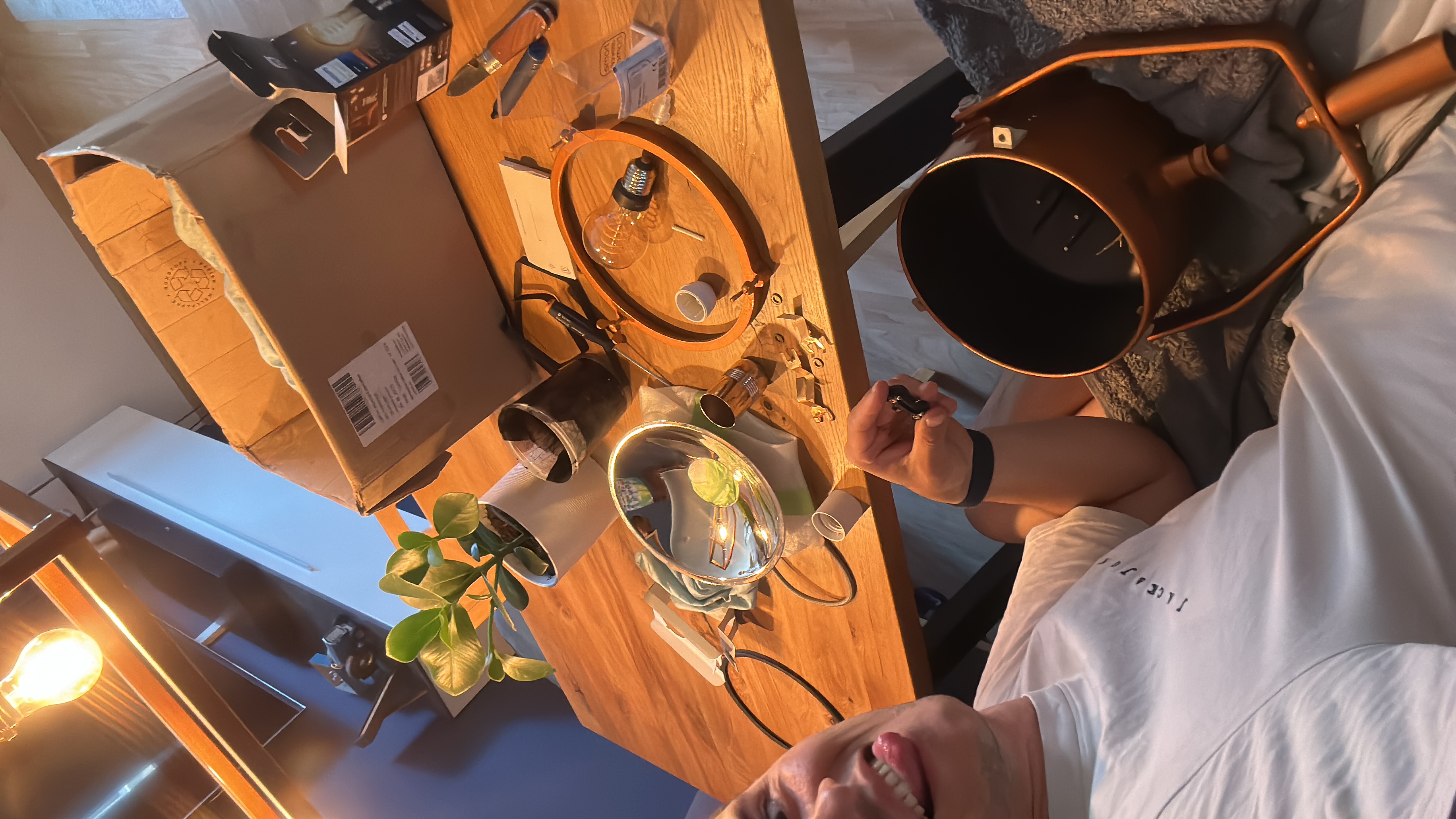 Flutlicht – Bauteile und Lampenfassungen vor dem Zusammenbau